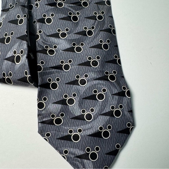 Vintage The Disney Store Mickey Black @ Gray Tie - Picture 3 of 6